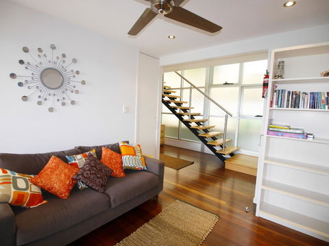 Sandbar - Sydneys Hotel 9