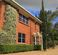 Seasons of Maleny BB - Sydneys Hotel