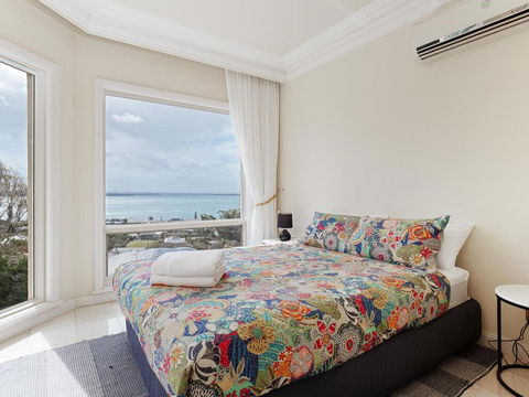 'Baylife Villa' 4a Warruga St - Large Home With WIFI, Netflix, Aircon, Linen & Spectacular Views - Sydneys Hotel 2