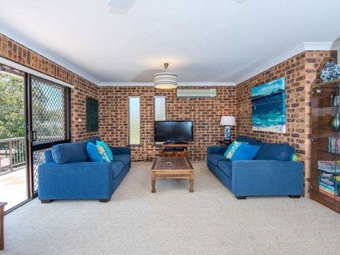 'COLUMBIA VIEWS', 2/9 COLUMBIA CLOSE - AIRCON, WIFI, NETFLIX, VIEWS & BOAT PARKING - Sydneys Hotel 3