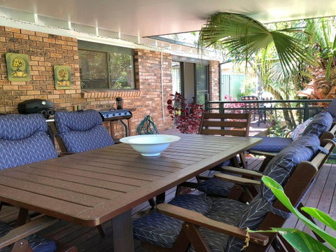 'Sandy Palms' 28 Moorooba Cr - Beautiful Home With Wifi, Air-con And Boat Parking - Sydneys Hotel 2