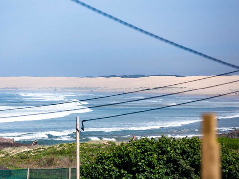 'Walk On Birubi', 1/40 Ocean Ave - Pet Friendly, WIFI, Boat Parking & Water Views - Sydneys Hotel 0