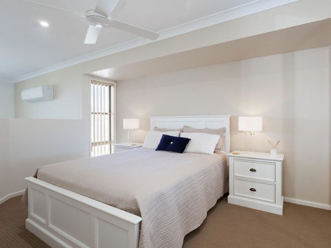'Walk On Birubi', 1/40 Ocean Ave - Pet Friendly, WIFI, Boat Parking & Water Views - Sydneys Hotel 2