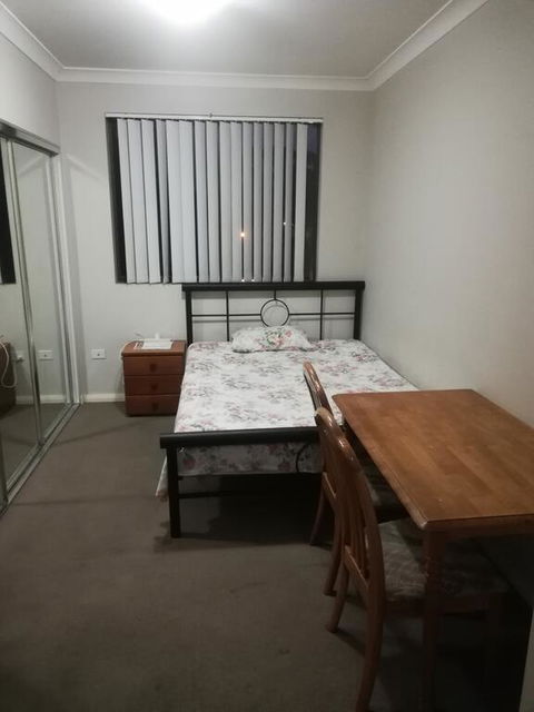 0ne Master In 3 Br. Apartment - Sydneys Hotel 1