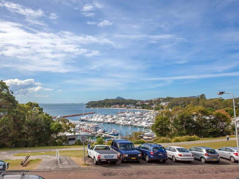 1 'Laman Lodge', 15 Laman Street - Stunning Air Conditioned Unit With Water Views And WIFI - Sydneys Hotel 2