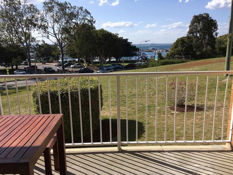 1 'Teramby Court' 104 Magnus Street - In Nelson Bay CBD - Sydneys Hotel 0