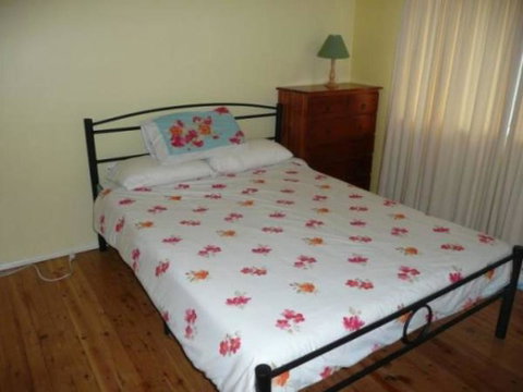 1/9 Donlan Rd - Donlan's Delight - Sydneys Hotel 3