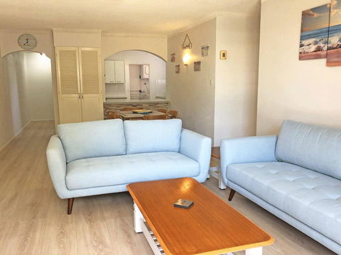 10 'Parkview', 11-13 Catalina Close - Peaceful Park Views - Sydneys Hotel 3