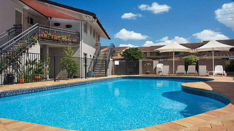 10T Beachfront Apartments - Sydneys Hotel 2
