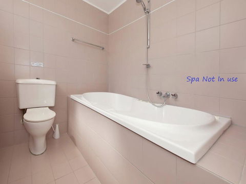 12 'Le Vogue', 16 Magnus St - Sensational Water Views, Lift, Pool & Tennis Court - Sydneys Hotel 3