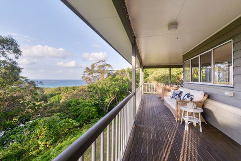 12 Merinda Crescent - Sydneys Hotel 2