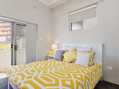 13 'Bayview Towers', 15 Victoria Parade - Ground Floor Unit With Magical Water Views - Sydneys Hotel 1