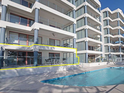 13 'Le Vogue' 16 Magnus Street - Close To The Marina And Beautiful Views Of Nelson Bay Marina - Sydneys Hotel 3