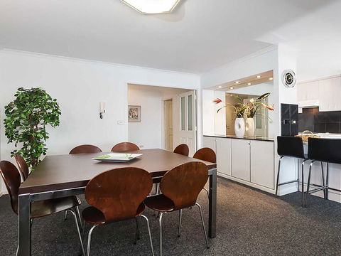 13 'Le Vogue' 16 Magnus Street - Close To The Marina And Beautiful Views Of Nelson Bay Marina - Sydneys Hotel 1