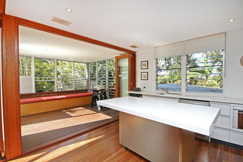13 Ann Street, Coolum Beach, Pet Friendly, Linen Included - Sydneys Hotel 2