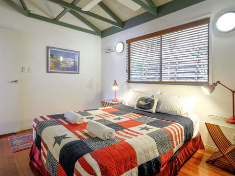13 Pt Lookout Beach Resort - Sydneys Hotel 3