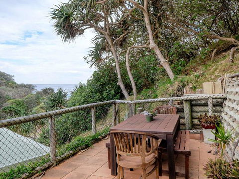 13 Pt Lookout Beach Resort - Sydneys Hotel 0