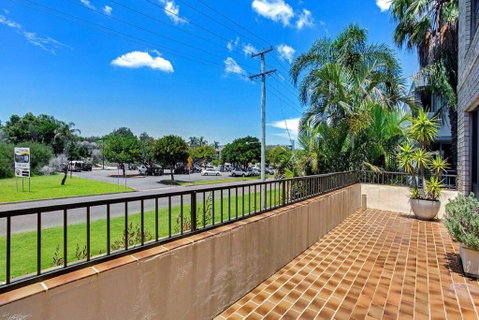 14 'THE DUNES', 38 MARINE DR - LARGE UNIT WITH POOL, TENNIS COURT AND DIRECTLY ACROSS FROM FINGAL - Sydneys Hotel 2