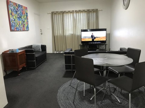 14 Elizabeth St - Sydneys Hotel 2