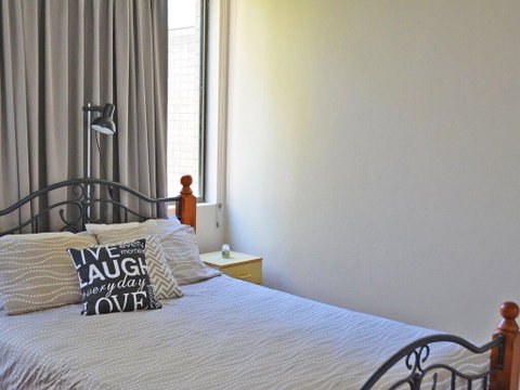 15 'Harbourside' 3-7 Soldiers Point Road - Right On The Waterfront - Sydneys Hotel 2