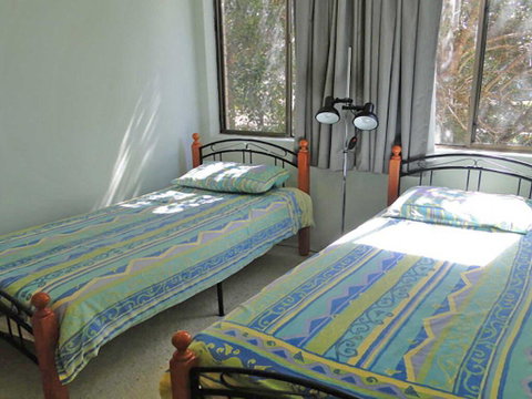 15 'Harbourside' 3-7 Soldiers Point Road - Right On The Waterfront - Sydneys Hotel 3