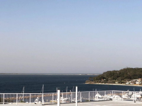 15 Dolphin Cove, 2 - 6 Government Rd - Stunning Penthouse With Views, Lift & Ducted Air Conditioning - Sydneys Hotel 3