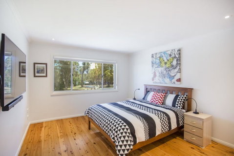 17A Crescent St ULLADULLA - Sydneys Hotel 1
