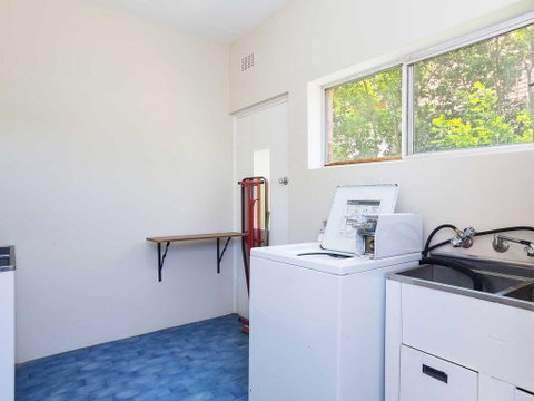 2 'Fiddlers Green' 62 Magnus Street - Ground Floor Unit Walking Distance To Nelson Bay - Sydneys Hotel 1