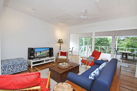 25 Goongilla Street, Yaroomba 500 BOND - Sydneys Hotel 2