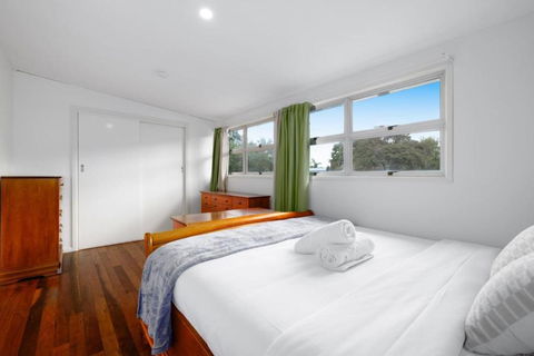 Best Value 4Beds Home Near Shops, Cafes And Forest - Sydneys Hotel 1