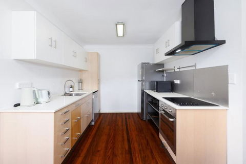 Best Value 4Beds Home Near Shops, Cafes And Forest - Sydneys Hotel 4