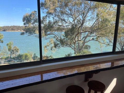 Bettys - Sydneys Hotel 4