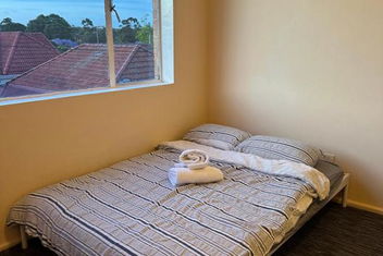 Bowden Lodge Marrickville with Sydneys Hotel