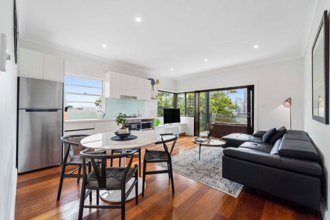 Breathtaking Sydney Harbour Views. - Sydneys Hotel 4