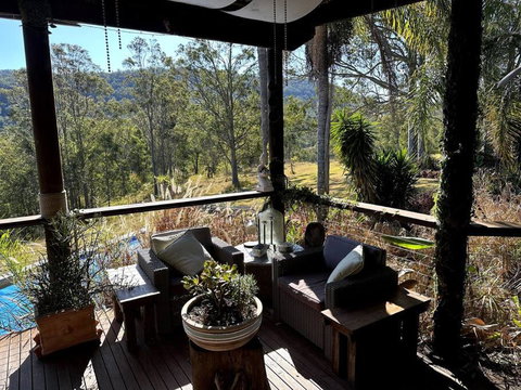 Charity Creek Retreat - Sydneys Hotel 3