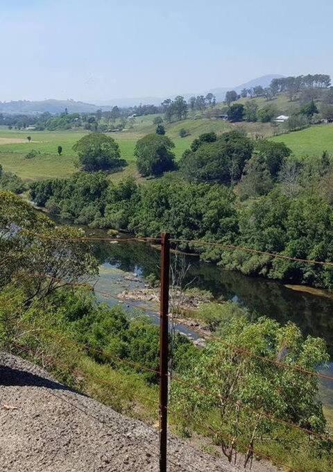 Charity Creek Retreat - Sydneys Hotel 1