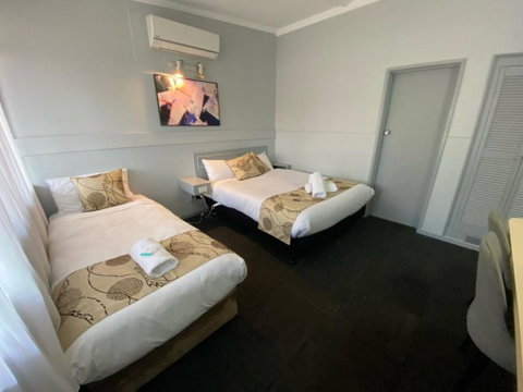 Charlton Motel - Sydneys Hotel 0