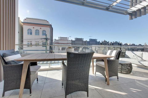 Coogee Bay Penthouse - Sydneys Hotel 3