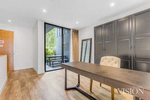 Cozy 3 Bedroom Loft Apartment With 2 Parking In Forest Lodge - Sydneys Hotel 4