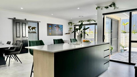 Cozy & Relaxed Stay In Bayswater - Sydneys Hotel 3