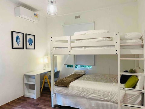 D123 Super Sun Shine Stay - Sydneys Hotel 1