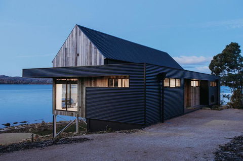Deviot Boat House - Sydneys Hotel 1