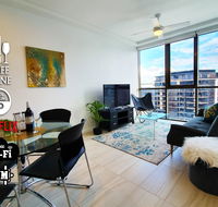 2BR Food  Drink Hub  Gym Pool Views Roof Terrace - Sydneys Hotel
