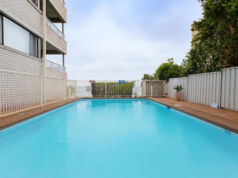 3 'Bangalee' 41 Soldiers Point Rd - Fantastic Waterfront Unit With Pool, WIFI & Chromecast - Sydneys Hotel 1