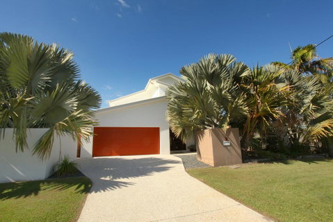 3 Bauhinia Crescent Marcoola - PET FRIENDLY, LINEN SUPPLIED, 500 BOND - Sydneys Hotel 0