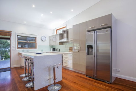 33 Bangalow - Narrawallee's Beautiful Bungalow - Sydneys Hotel 2