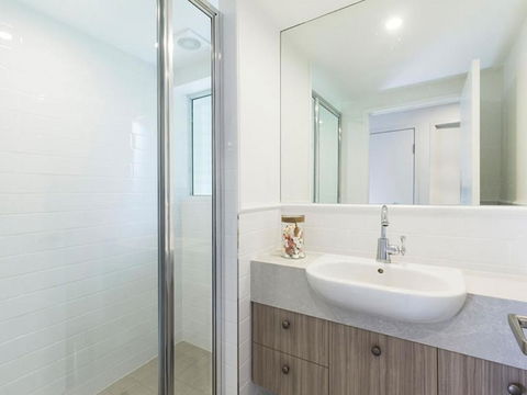 38 Yarrong Road - Sydneys Hotel 1