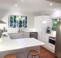 4 bedroom house - Walk to Southbank - Sydneys Hotel