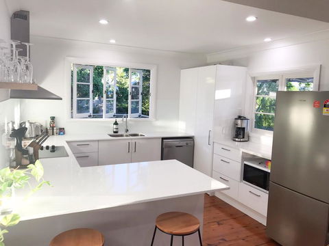 4 Bedroom House - Walk To Southbank - Sydneys Hotel 0