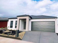 Book Tarneit Accommodation Vacations Sydneys Hotel Sydneys Hotel